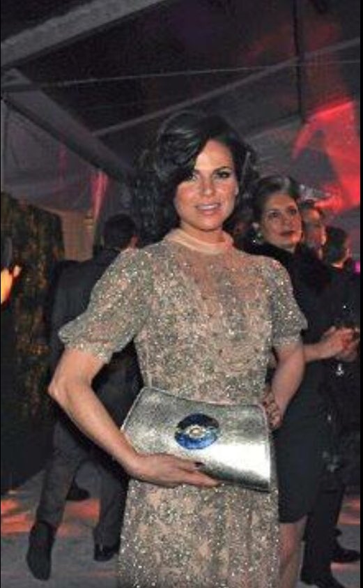 EMRENY's tweet image. #blacktie #redcarpet #emrény #emreerturknewyork #handbags