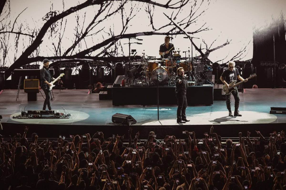 LiveSmart's tweet image. “It doesn’t matter how long it takes, as long as you get there” @U2 #SmartU2TourPH #SmartMusicLive