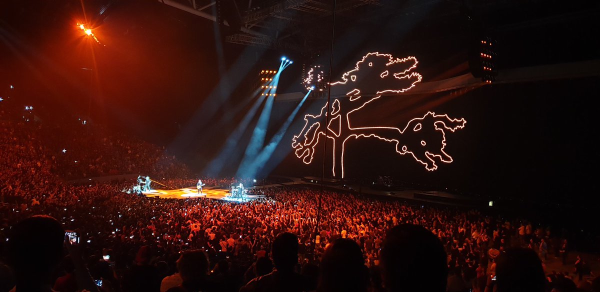 LiveSmart's tweet image. That Joshua Tree doe 😫👌🏽 #SmartU2TourPH #SmartMusicLive