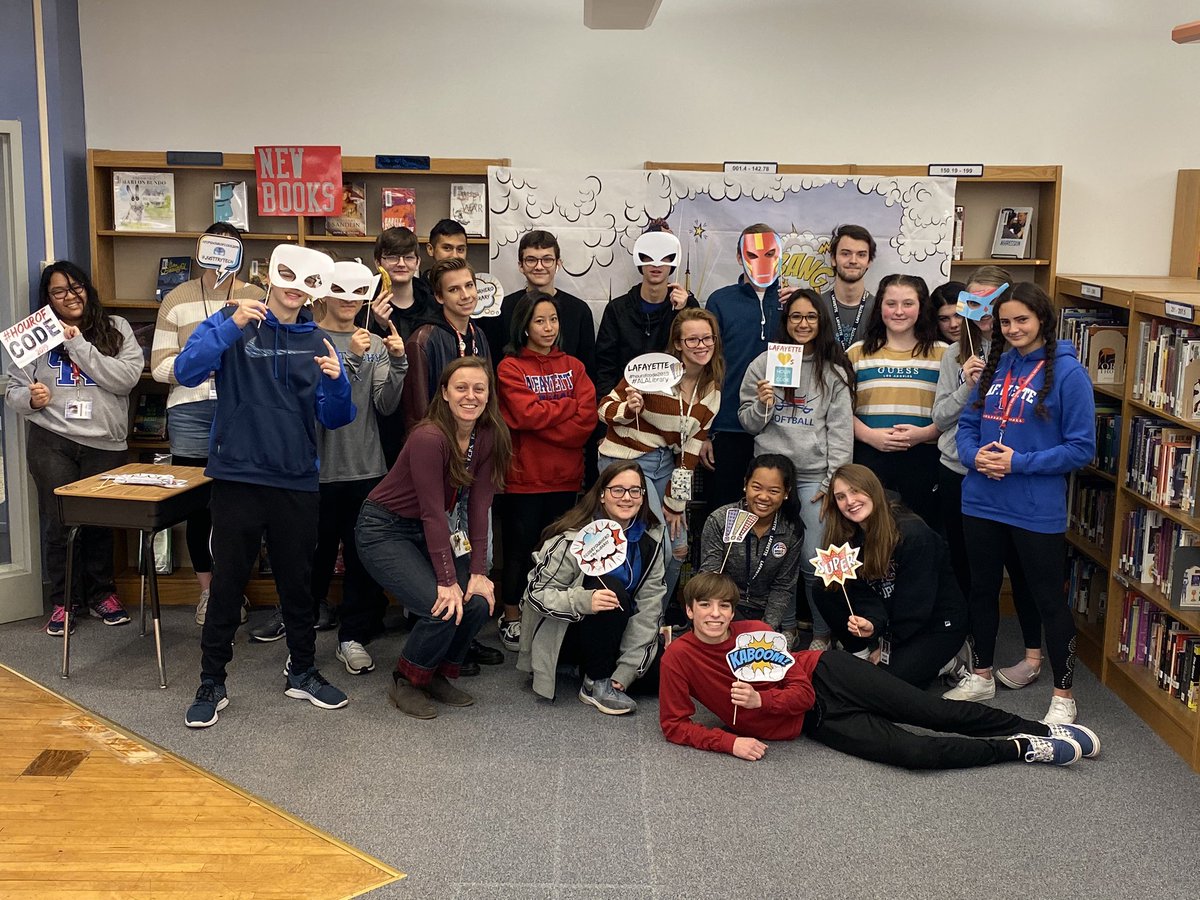 TigheTweets's tweet image. Kicking off #fcpshourofcode2019 with @LHSLibraryMedia & some SUPER fun #CSfirst activities!! #ALALibrary #justtrytech