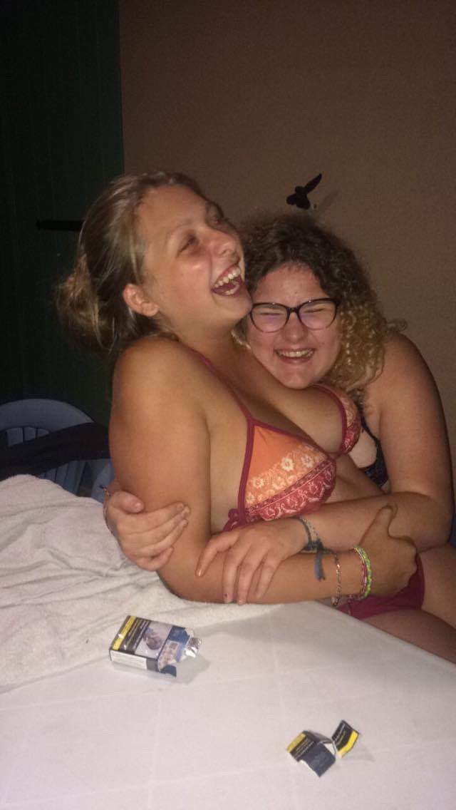 Eva_Rl_'s tweet photo. #postyourbestfriends 1000 ❤️ sur ces personnes ❤️ https://t.co/ESJlB1XqUB