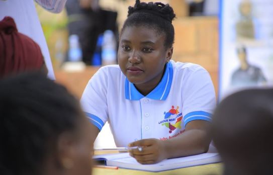 LabourWorldCnt's tweet photo. Lets join hands as we celebrate the special birthday of our Front Desk Manager @essieruth4 #LWCJobOpportunity #SNOTHT19 https://t.co/2DbzTIoeiS