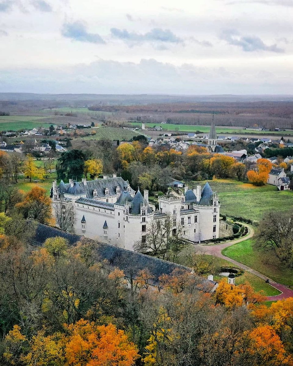 JeanPaulCerny's tweet image. #Repost @chateaudebreze
• • • • • •
Château de Brézé

🍁 Le #ChateaudeBreze est une petite pépite dans son écrin d'or ! 😍 #Breze #paysdelaloire #chateauxfrancais #architecture #patrimoine #secretdhistoire