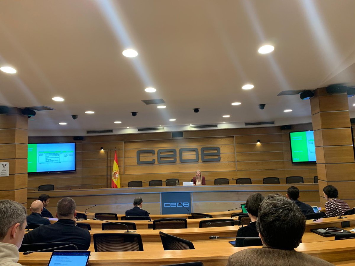 DroneHopper's tweet photo. Hoy estamos en #UP2DIVA Digitalización en el sector agroalimentario, medioambiental y forestal En @CEOE_ES https://t.co/tkR6yI7QWE