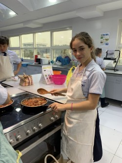 HisartF's tweet photo. Our last Food Technology class for Term 1 ending on a high note with some interesting aromas from Year 7's tasty Bolognese.
#healthydishes #healthystudents #HISFoodTechnology https://t.co/LO5ZtSVnkr