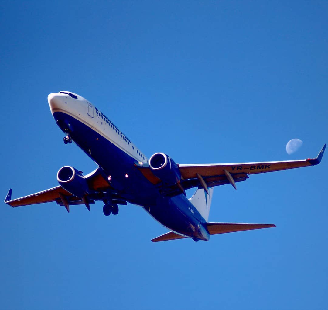 How would you rate this view on a scale from 1 - 10? 👀😮✈
Fly Blue Air and let yourself be immersed in these spectacular sights!
Tickets: flyblueair.com
Footage courtesy of @airplanevhs
#BlueAir #FlyBlueAir