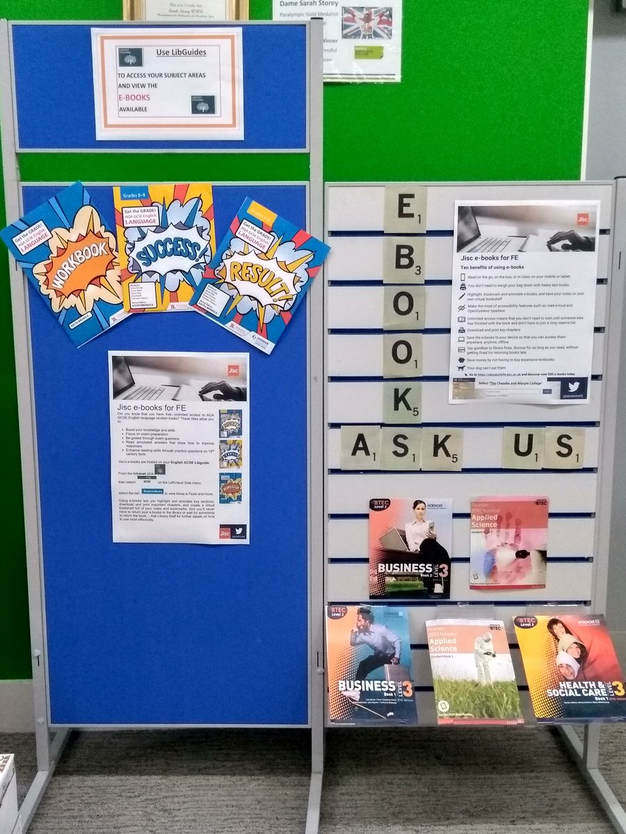 MarpleLRC's tweet photo. Wishing all our library friends a very Merry Christmas and Best Wishes for the New Year #ebooksforFEis10 https://t.co/hniPxCAotG