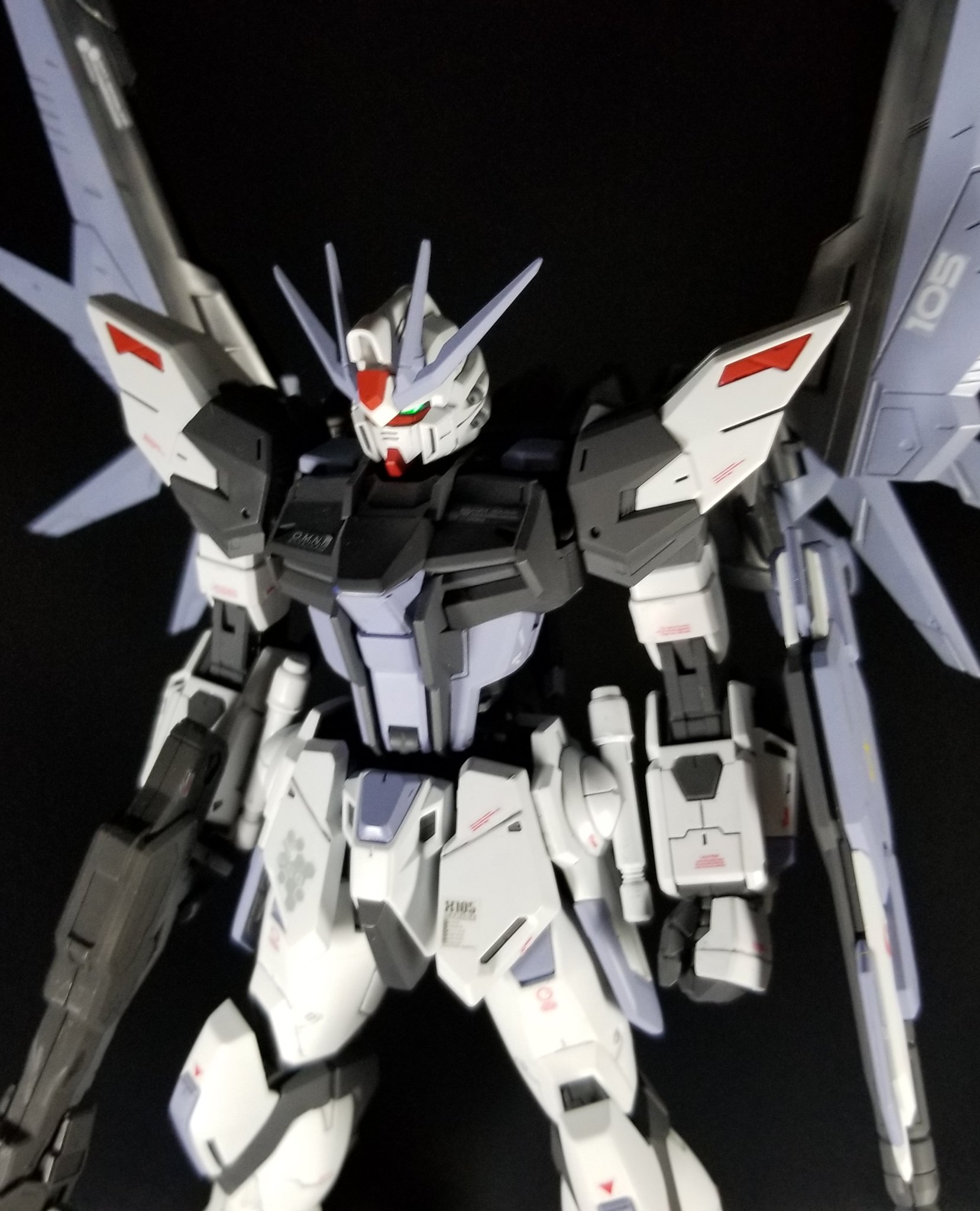Nerina 100均で撮影ブース製作して 撮影 背景の照明が足りない ガンプラ Nerina 100均で撮影ブース製作して 撮影 背景の照明が足りない ガンプラ