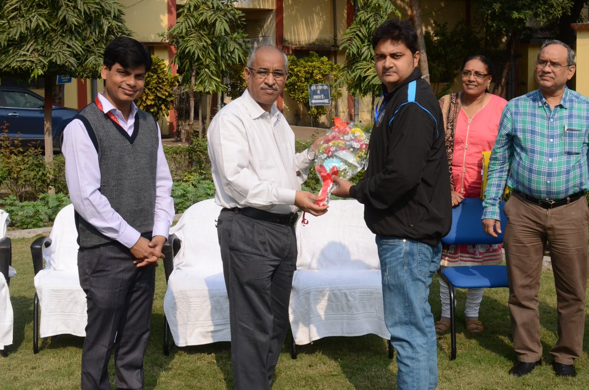 GM_OFDC_YIL's tweet photo. General Manager/OFDC Shri Sudhir Srivastava with the winners and champions of Football and archery tournament. @OFB_India https://t.co/c43aSnpX71
