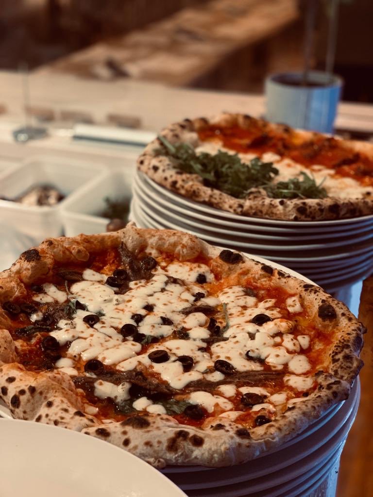 Monte_Forte_'s tweet photo. Lunchtime deal anyone? Pizza and a soft drink under a tenner..! 12-2.30pm currently Tuesday to Thursday #reigate #lunchtimedeal https://t.co/yztRSVmnC5