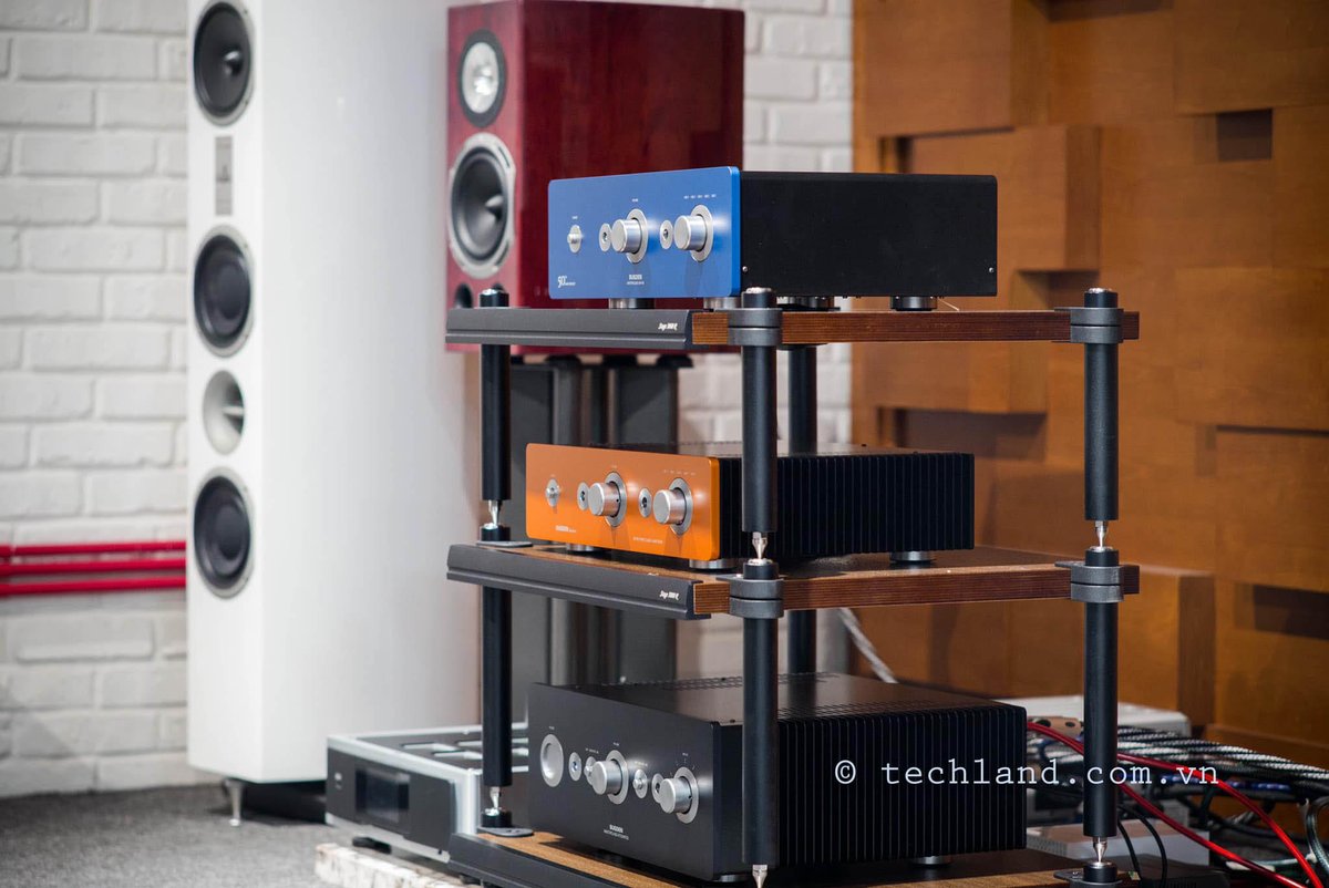@TecHlandAudio have recently been appointed distributors for Sugden products in #Vietnam. They have been busy creating some very nice images for their website.