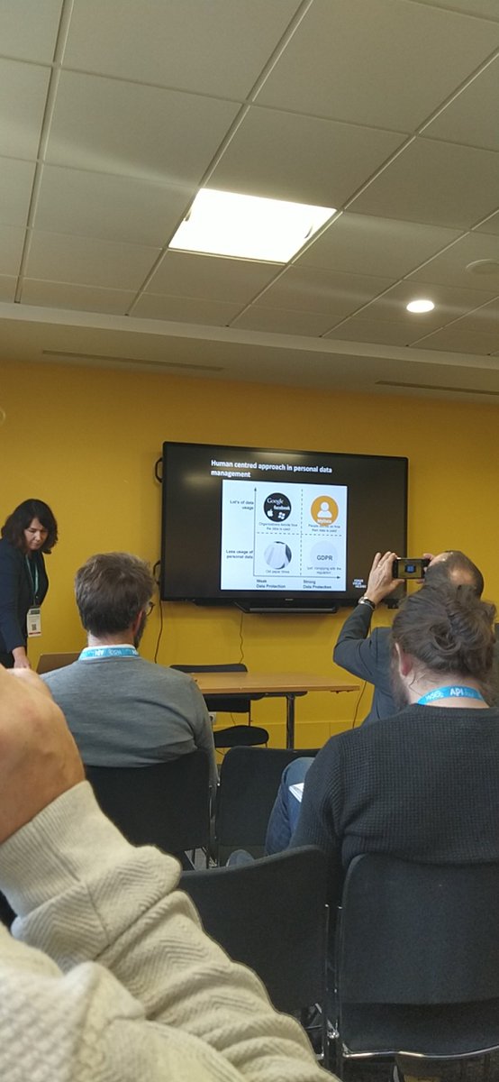 ioggstream's tweet image. @niemihugaerts speaking about leveraging APIs for cities during European Commission  #apis4dgov study at #apidaysparis2019