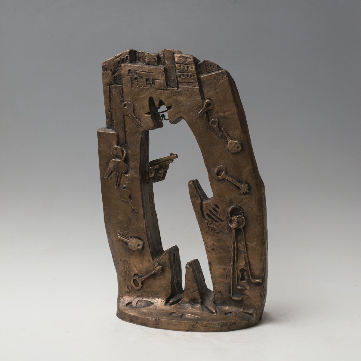 Музей искусства Санкт-Петербурга XX-XXI веков 17 декабря представит выставку «Лихие 90-е. Свобода без границ». В проекте представлены более 150 художественных произведений из коллекций ведущих российских музеев, в том числе РОСИЗО: rosizo.ru/events/event/1…