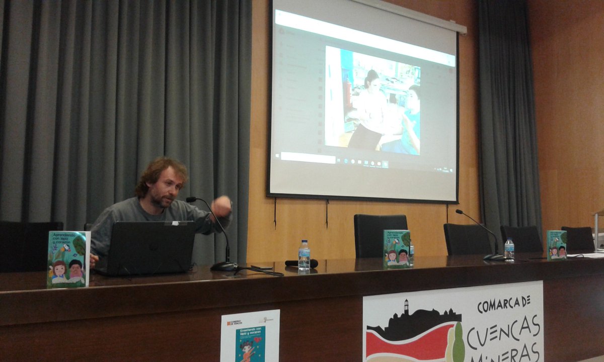 ETFUtrillas's tweet photo. @dgafprofesorado @TeruelConvive @CPAlcorisa @angelsanzbriz Alberto Toro Villarroya del CRA Alto Maestrazgo nos presenta su Proyecto Educativo Pensamiento. III Jornadas de Difusión Teruel Convive. https://t.co/WpGJYLVpqY