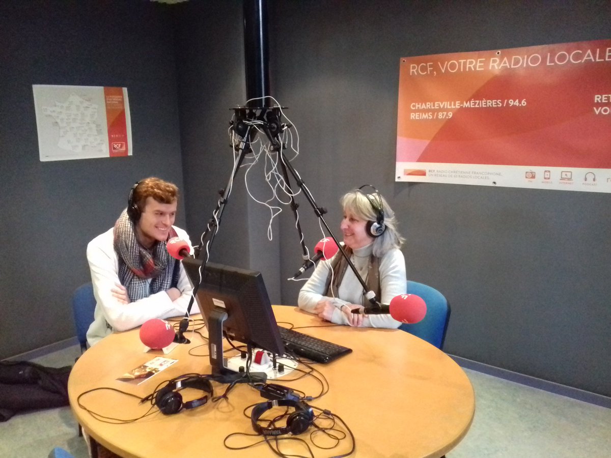 ReimsRI's tweet photo. Enregistrement ce matin de l'émission "Fréquence Jumelage" sur RCF . L'occasion de présenter le bilan de l'année 2019, riche en événements ! 🎅 https://t.co/mXSXQKR2a2