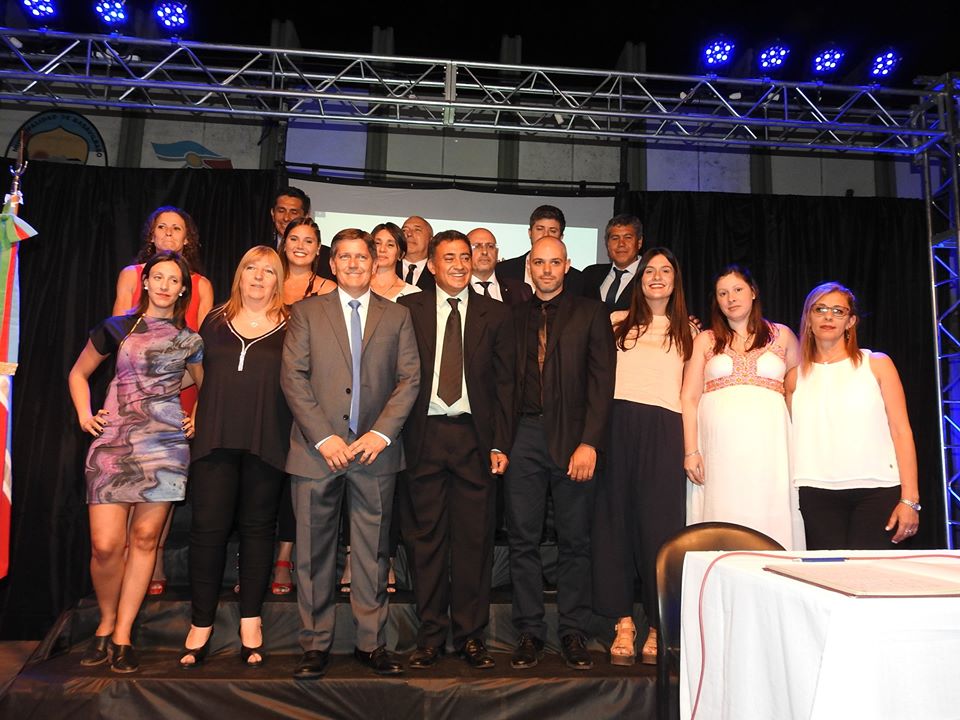 MuniBasavilbaso's tweet photo. ASUMIÓ EL GOBIERNO MUNICIPAL DEL PERIODO 2019-2023

https://t.co/5uwHErSbnf https://t.co/7717hcDnLu