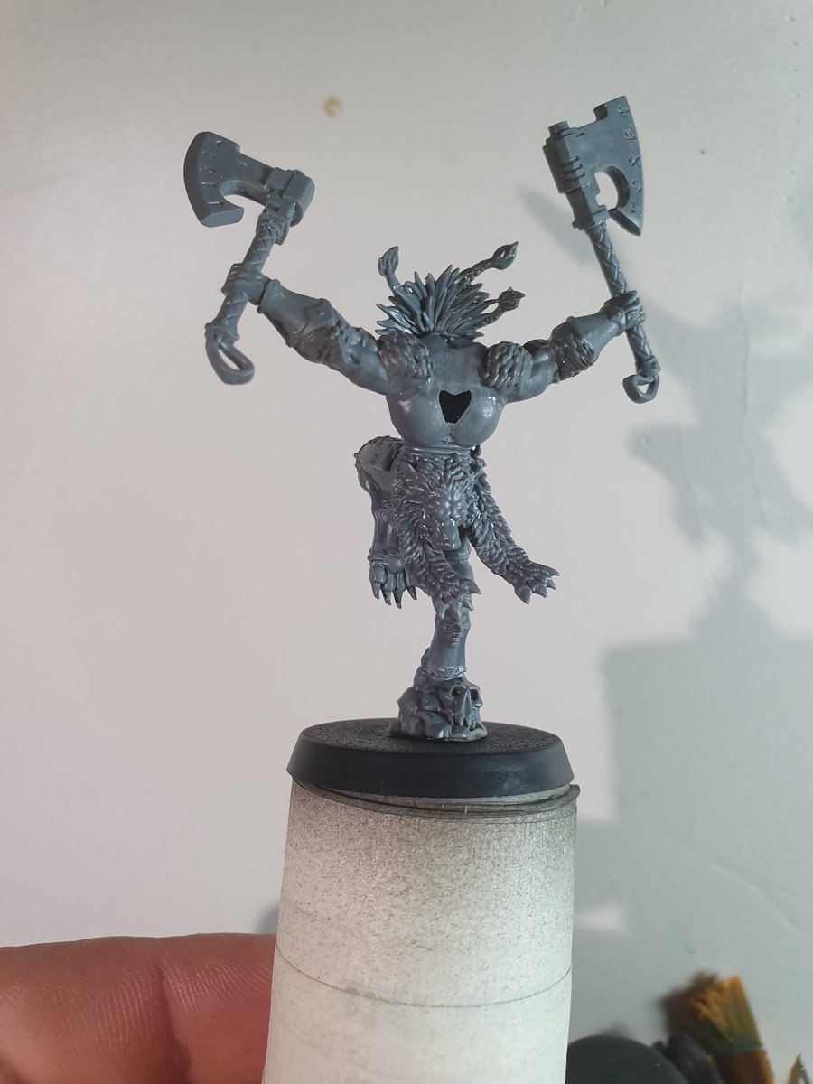 Progress on my Cult of Ulric Beastlord, just need a bit of greenstuff work and should be good for paint 👌👌