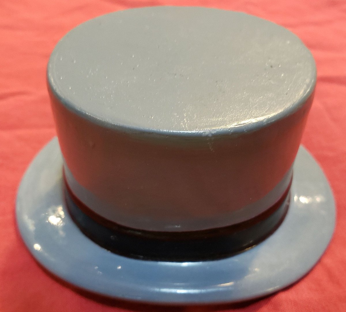 atticesoterica's tweet photo. Vintage Ceramic Dobbs Hat Figurine Salesman Sample Ceramic Top Hat Advertising Dobbs Fifth Avenue Gray Ceramic Hat With Black Band https://t.co/AuSGLFEu0I #Etsy #Vintage #AtticEsoterica #VintageSample https://t.co/rToL5w9mIN
