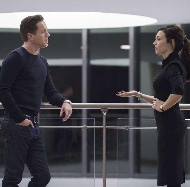 Congratulations to Damian Lewis and Maggie Siff who received Satellite Award nominations for their portrayals of Bobby Axelrod and Wendy Rhoades in Billions! Get details here: damian-lewis.com/?p=34147 #Billions #DamianLewis #BobbyAxelrod #MaggieSiff Also, THESE jeans! Good gawd.