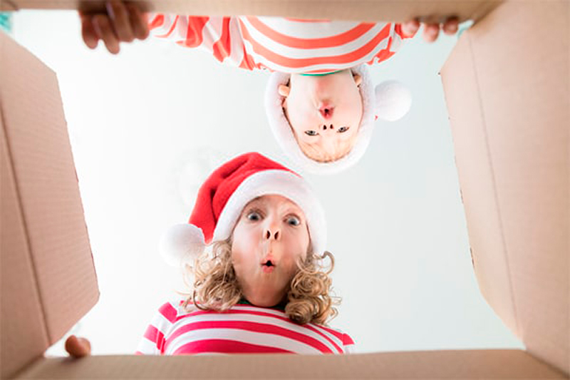EscuelaPeques's tweet photo. ¿Has comenzado a comprar los regalos de tus peques 🎁? ¿Necesitas que te ayudemos con esta tarea? 

En el último post de nuestro blog te contamos algunas recomendaciones a la hora de comprar los regalos de Navidad 🎁🎄. ¡Toma nota 👇!

https://t.co/7oQvKHjmVl https://t.co/HqfrPjsKpq