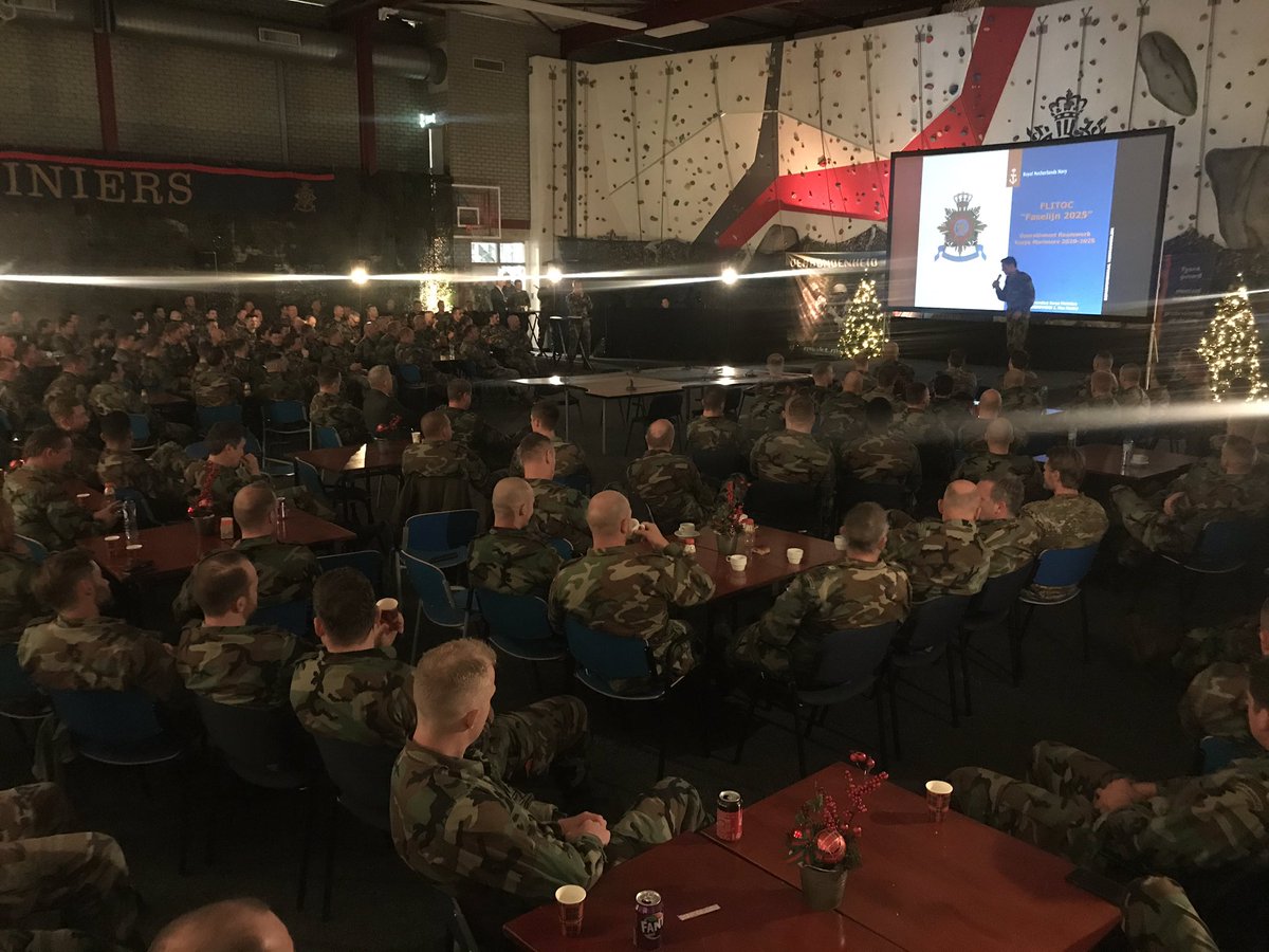 Krijgsmachtadj's tweet image. Volle bak vandaag bij de studiedag voor onderofficieren van het Korps Mariniers. Geo-politieke verhoudingen, NAVO, operationeel concept, behoud personeel en opleiden. Genoeg onderwerpen om over te discussiëren.