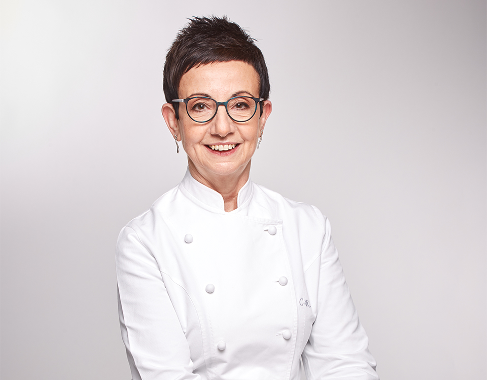 La chef Carme Ruscalleda dictará la lección magistral del Acto de Graduación 2019 🎓 que celebramos el próximo viernes 13 de diciembre en el Hotel-Escuela de Sant Pol de Mar ➡ bit.ly/2E9v0Iw

#graduación #EUHTStPOL #CarmeRuscalleda #SantPoldeMar