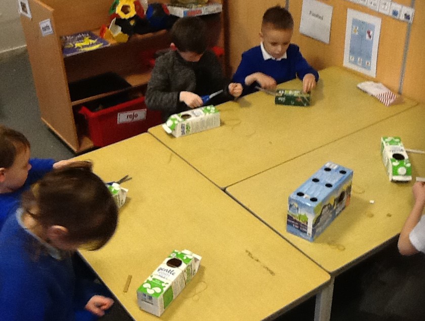 MrFuentesNMPS's tweet photo. We built string instruments yesterday in #technology - Expect some untuned jingle-bells singing 😅 @NiddrieMillPS #STEM https://t.co/rberLvunrp