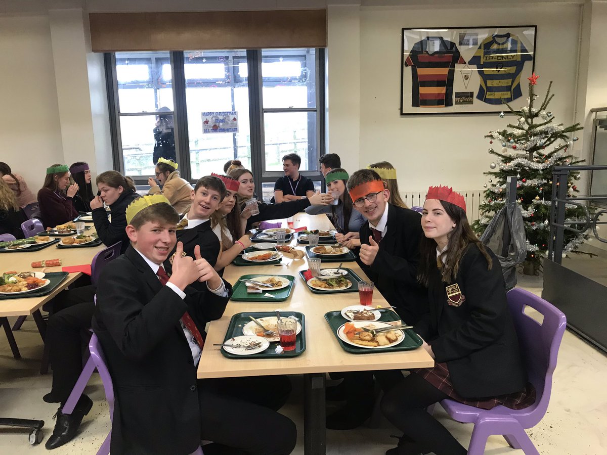 cullenhp_helen's tweet photo. Christmas lunch - raising money for Elim Homeless Charity based in Wells. #christianethos #celebratingtogether https://t.co/L4XLZHev3P