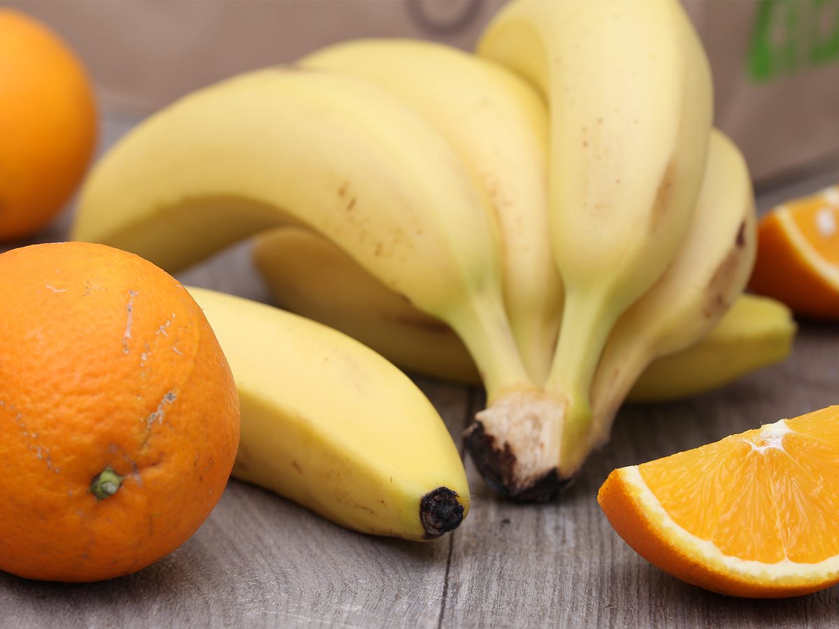 Cette semaine, dans vos corbeilles, retrouvez un peu de soleil avec nos oranges BIO de Sicile ! 🌞
Mais aussi, des bananes BIO, des litchis, des mandarines BIO, des pommes et des abricots moelleux BIO, fruits secs BIO ou dattes BIO (variété selon région). 
Bonne semaine à tous !