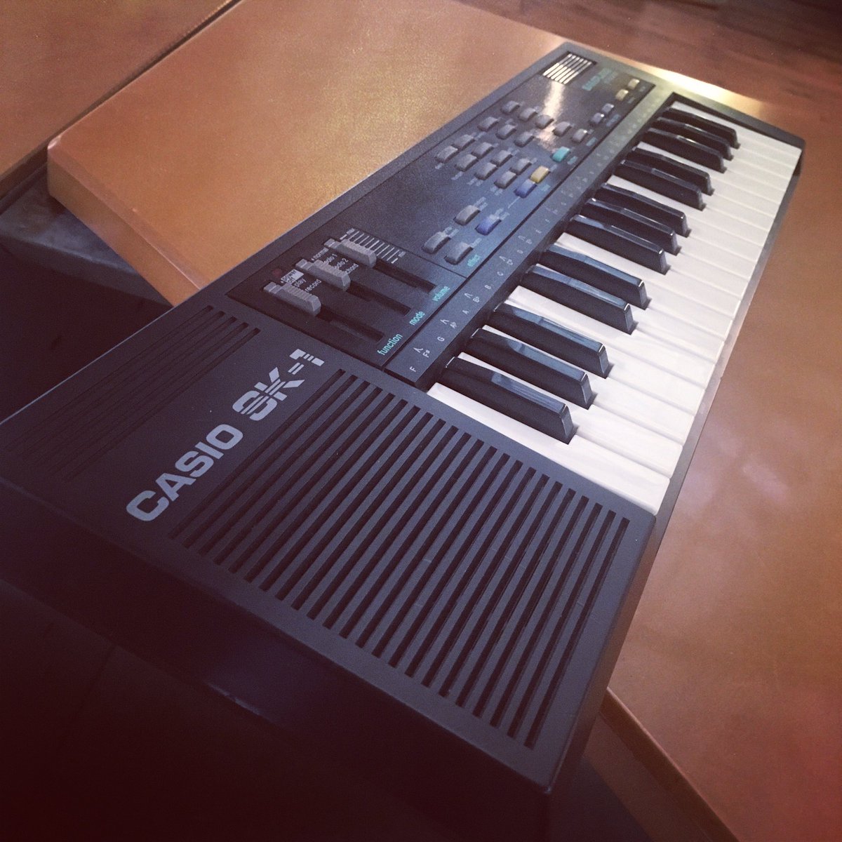 Welcome to the family! 🎹🎶

#casio #sk1 #casiosk1 #keyboard #lofi