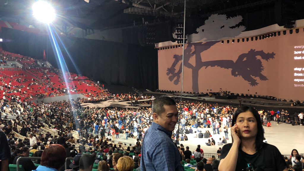 quenniesr's tweet image. The biggest boomer congregation #SmartU2TourPH