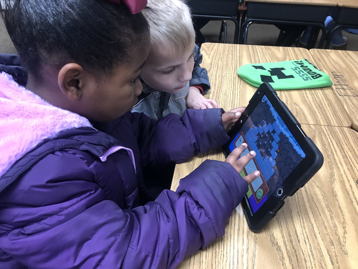 SeqElem's tweet photo. Today Sequoyah students are celebrating National Computer Science Week by participating in the Hour of Code. The student body also heard from a computer programmer named Mike Lee this morning that creates video games. https://t.co/wN4LHpeUE9