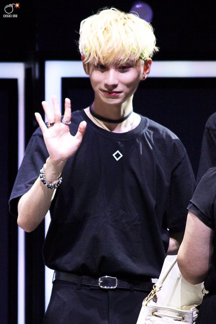 msiakpopfans's tweet photo. [생일 축하해요] Happy birthday to our forever Malaysian pride IN2IT 인투잇 Isaac (@Official_IN2IT)~!🎂🎉

May all your birthday wishes come true this year and keep shining on stage~!💖

#HAPPYISAACDAY #HAPPY_ISAAC_DAY #SayangIsaac1212 

Pic cr: bombit https://t.co/ouKI5WsFuK