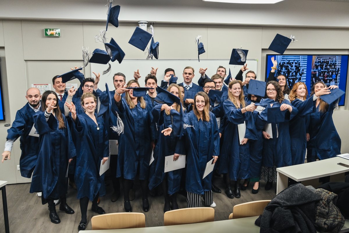 Master101_dso's tweet photo. Bravo aux étudiants de la promo 2018-2019 pour avoir brillamment réussi leur année! https://t.co/bi9w9hk3yL