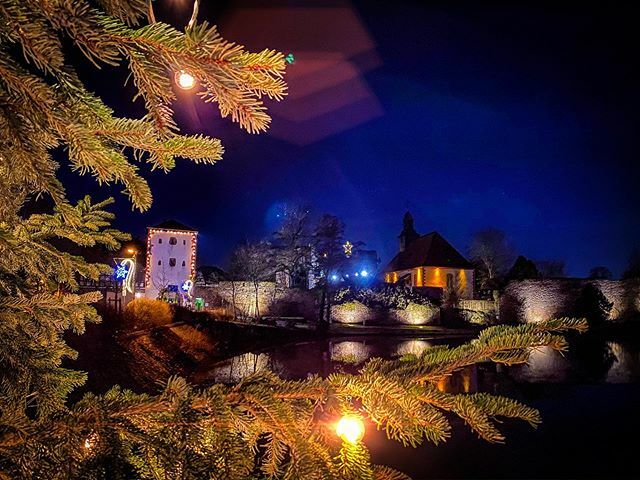 SABOCON's tweet photo. #christmastree
#dreieichenhain #advent #altstadt #xmas #winter #haynerweihnacht #christmas #weihnachten #architecture #hexenhaeuschen #hexenhaeuschen_dreieich
#dreieich #airbnb #bookingcom #sabocon #hessen #germany #fachwerk
https://t.co/HTo8f2PS4u https://t.co/FqRdqyKQwr https://t.co/juQXEey1Cr