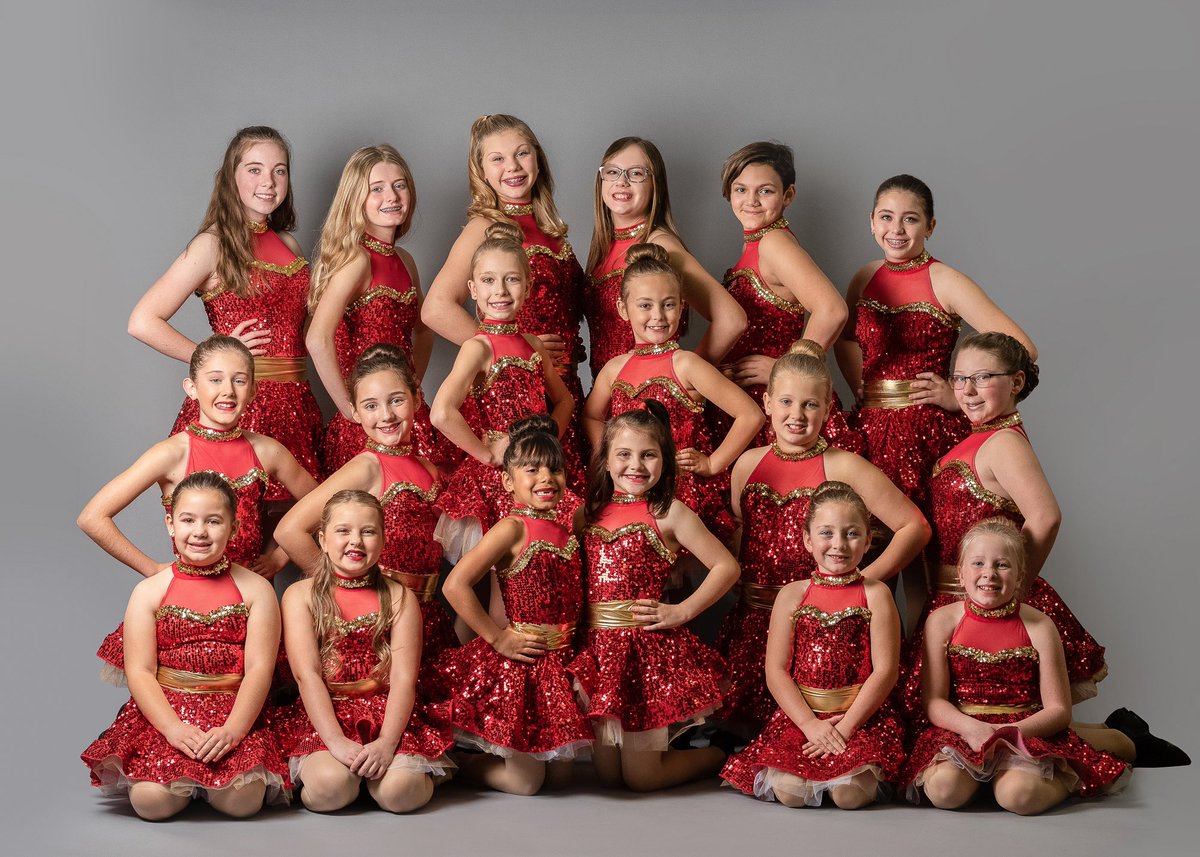 buhlclub's tweet image. See our dancers perform at Magic Kingdom at 1:30pm on December 13th and at Disney Springs at 6:30pm on December 14th! 🎄👠💃