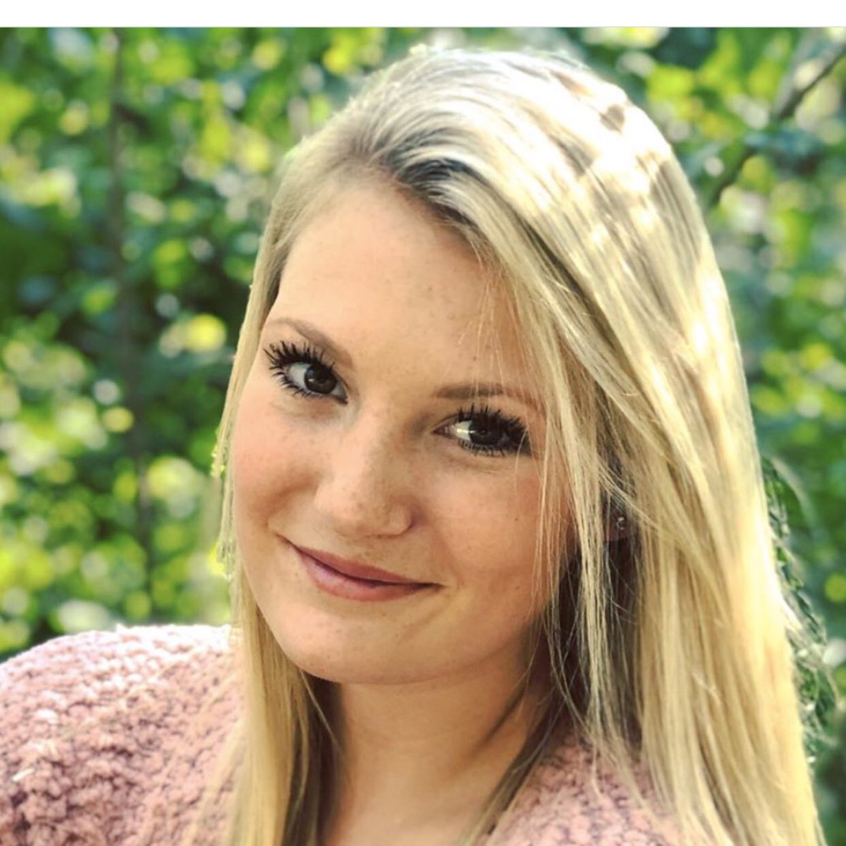 saldml's tweet photo. Happy 17th birthday to the baby of the family! You have always worn your heart on your sleeve and we love that about you. We hope your day is extra special @macie_leinen https://t.co/kZmjdyPxKz
