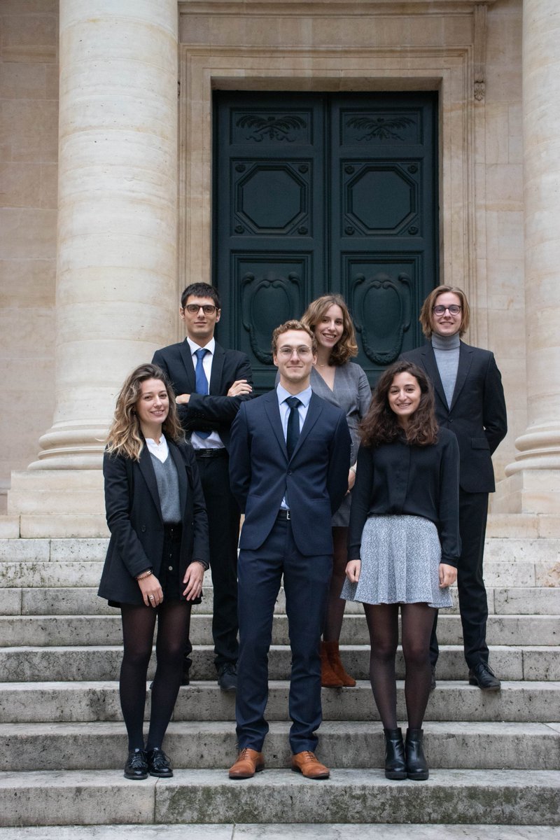 Avec un peu de retard, l'association du M2 est heureuse de vous présenter son nouveau bureau.
-Président : Hadrien R.
-Vice-Présidente : Léonie T.
-Secrétaire général : Robin P. 
-Trésorière : Marie-Amélie B. 
-Secrétaire général adjoint : Léo F. 
-Trésorière adjointe : Elise F.