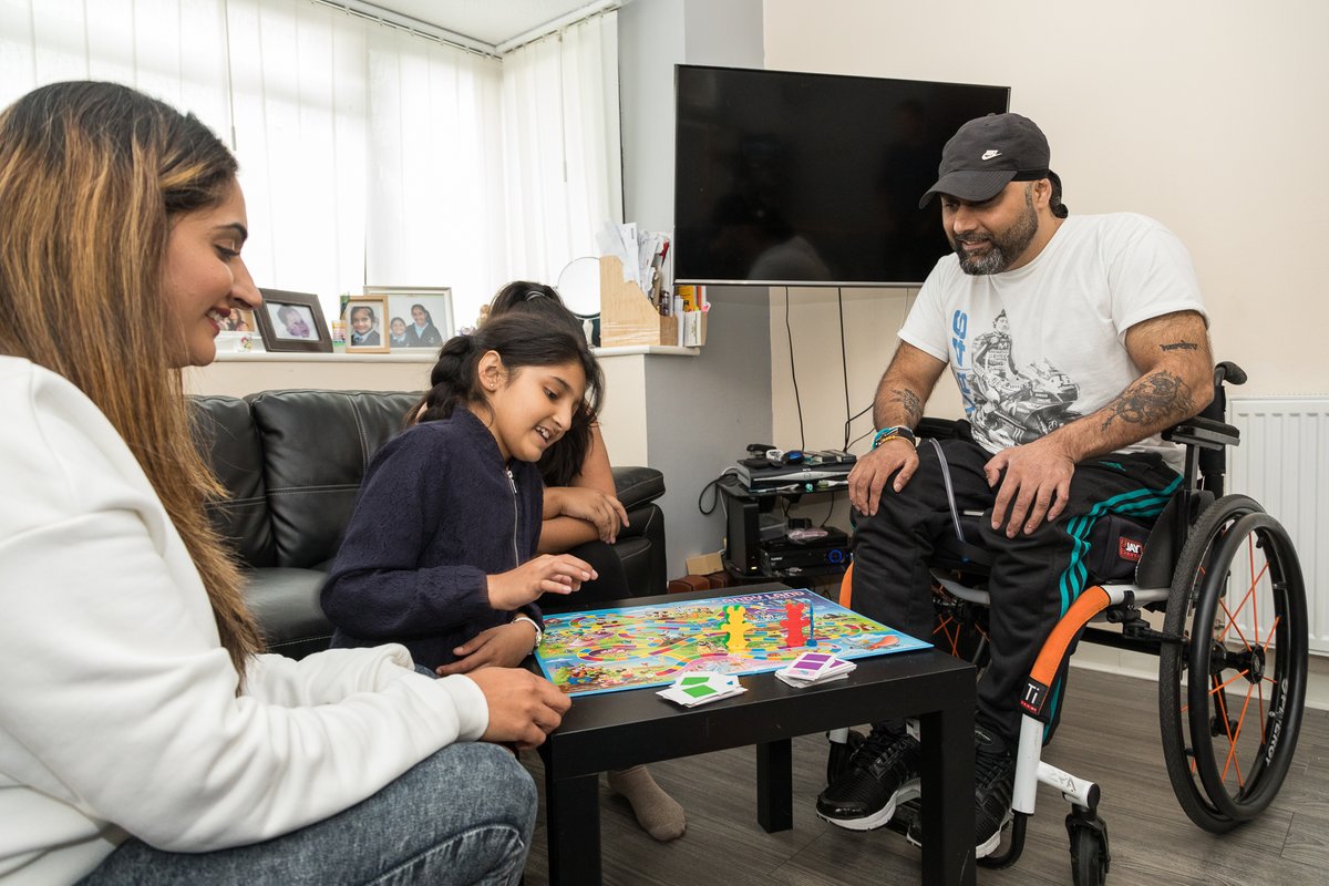 Aspire has 59 accessible properties around the UK for people with #SpinalCordInjury to live in whilst they find a permanent home so they can be back amongst friends and family.

Find out more about our current vacancies.. lght.ly/i9b4n2