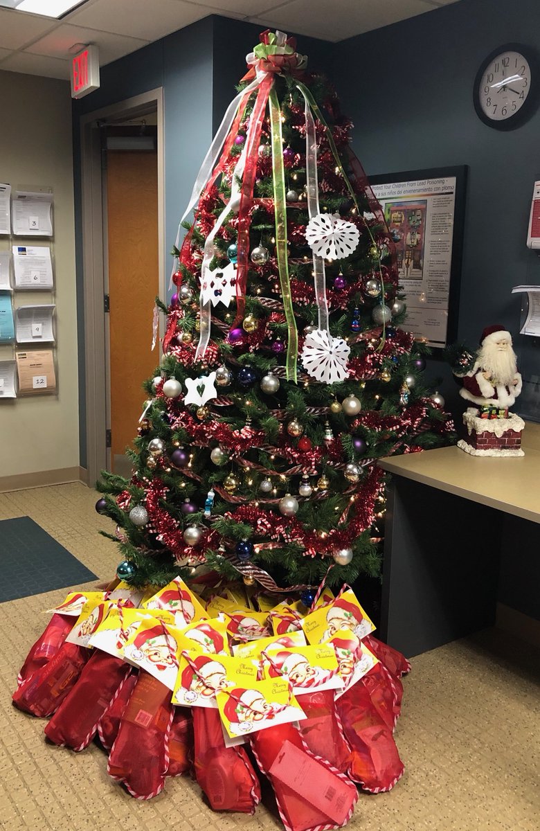 DhsUnion's tweet image. Thank you Union County Government Center employees and 
@UCPLNC staff for making Christmas brighter for children in Union County by donating items that were used to fill 47 stockings for the Christmas Bureau. #ChristmasBureau