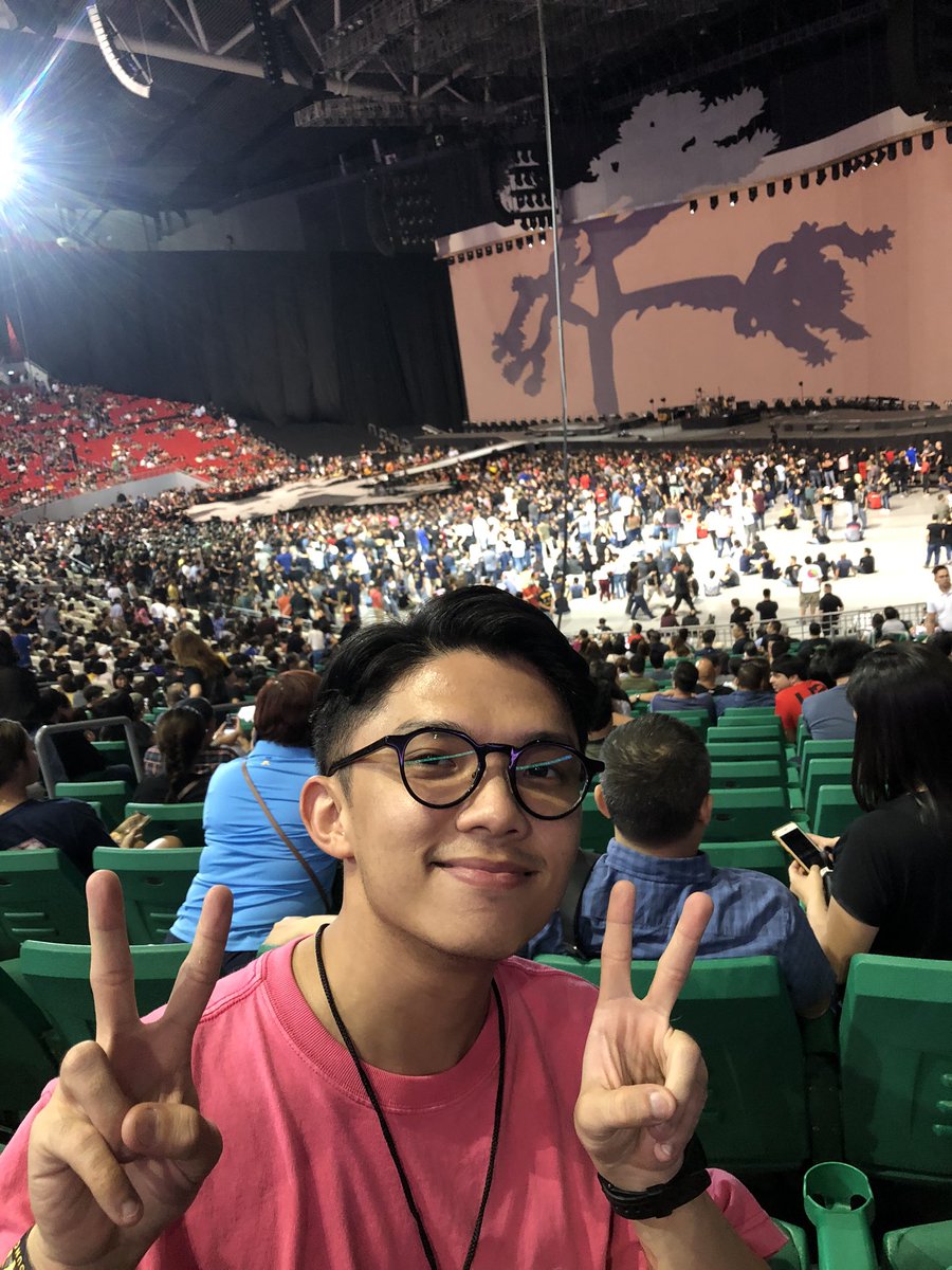 paoloumpa's tweet image. We here!! #SmartU2TourPH #SmartMusicLive