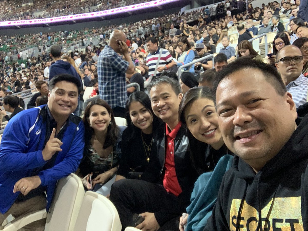 jvejercito's tweet image. Watching U2 with my Senate Seatmates @migzzubiri @senatorjoelv and wives at the Philippine Arena!

#U2TheJoshuaTree2019 
#U2inManila