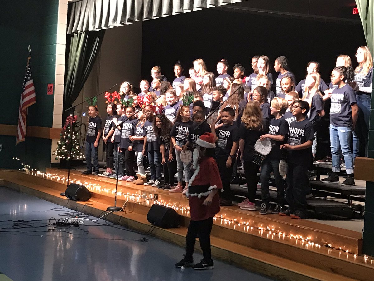 kris_larkin's tweet photo. Now this is how you end your evening on a sweet note! Our Press music teacher does the most wonderful things with our Press choir!!! ❤️❤️💕💕 #presspride #mymisd #press4th https://t.co/hI2V7p7d6H