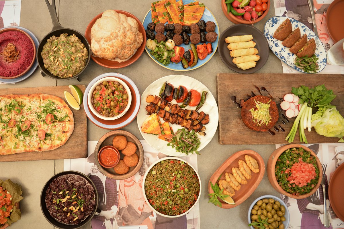 LorisRestaurant's tweet photo. شو عندك نزّل! 🍽
#كلّن_يعني_كلّن https://t.co/rY7aHviUBQ