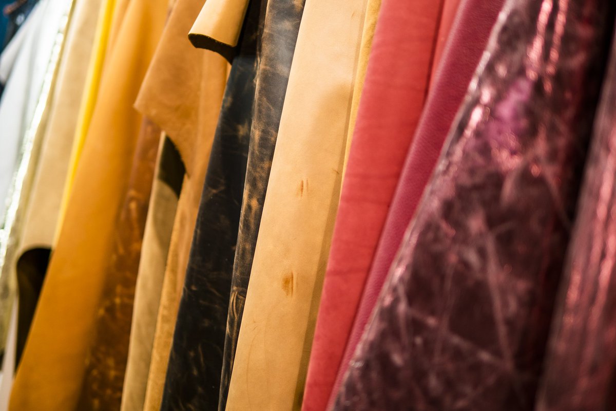 SamacSrl's tweet photo. Be creative, dream in color! #samacsrl 

 #leather #leatherwork #texturedleather #designinspiration #genuineleather #leathergoods #qualityleather #madeinitaly #italianleather #tannery #fullgrainleather #furniture #materials #living #decor #furnituredesign #interiordesign #trend https://t.co/AQSaQG2SkT