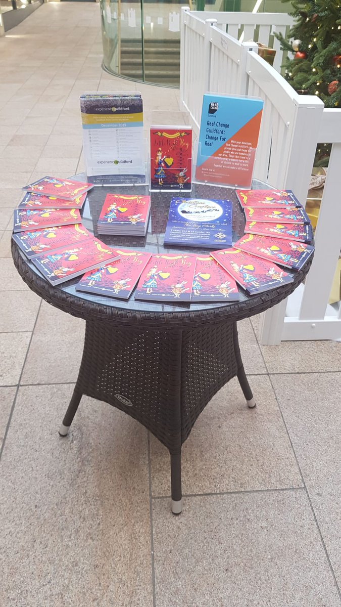 ExperienceGford's tweet photo. Grab your copy of the #LittleBookofOffers @TunsgateQuarter #Guildford this afternoon for vouchers from over 130 town centre businesses! https://t.co/0qER2I5JhZ