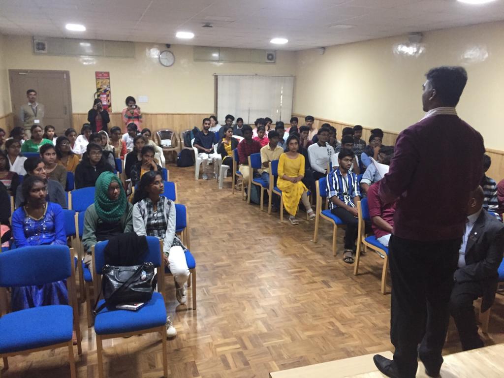 hansfenny's tweet photo. Great conversations with college students on the state of our nation... NextGen India is something else! So glad to be with #jssstudents 
#antihumantrafficking #WomenSafety #stopviolence https://t.co/gB7JKEJwHn