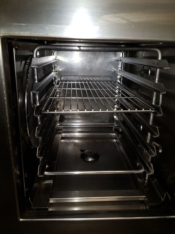 DeepClean_News's tweet photo. Two weeks until Christmas. Why not treat yourself to a kitchen deep clean and make your kitchen sparkle. Contact us for a free survey and quote today on 01527559880 or at https://t.co/ihWogi2stt #Commercialkitchen #Deepclean #Kitchencleaning https://t.co/Zuz8fbLdB7