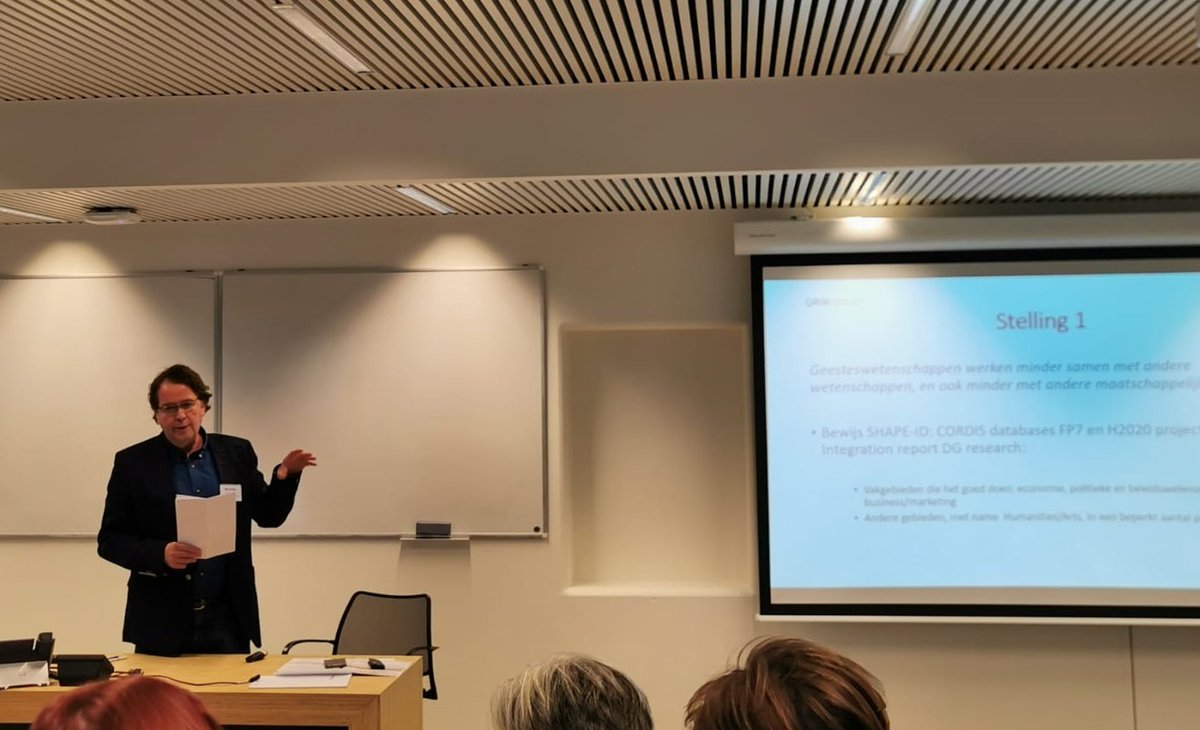 ScienceWorks_NL's tweet photo. @jbspaap van het @_knaw vertelt over het QRiH: een instrument om kwaliteit en relevantie in geesteswetenschappelijk onderzoek in Nederland systematisch te beschrijven #miag19 https://t.co/jyUtIdsgun