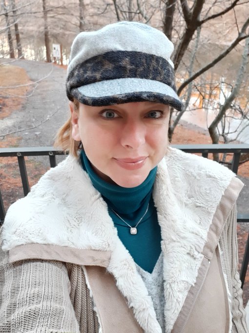 Enjoying the chilly weather in st Luis this morning❄ https://t.co/rugAslAndA<a href="/tag/softsoles"class="tags"><span>#softsoles</span></a><a href="/tag/harrybush"class="tags"><span>#harrybush</span></a>